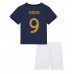 Frankrike Olivier Giroud #9 Barnkläder Hemma matchtröja till baby VM 2022 Kortärmad (+ Korta byxor) Billigt